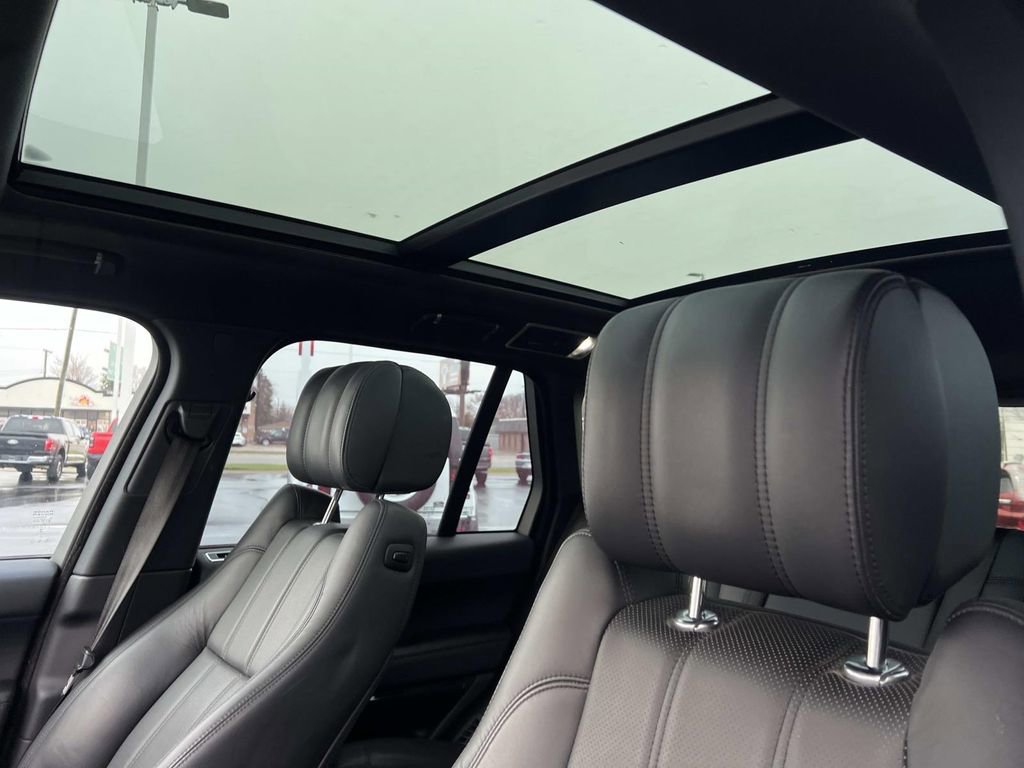 Used 2015 Land Rover Range Rover Supercharged image 25