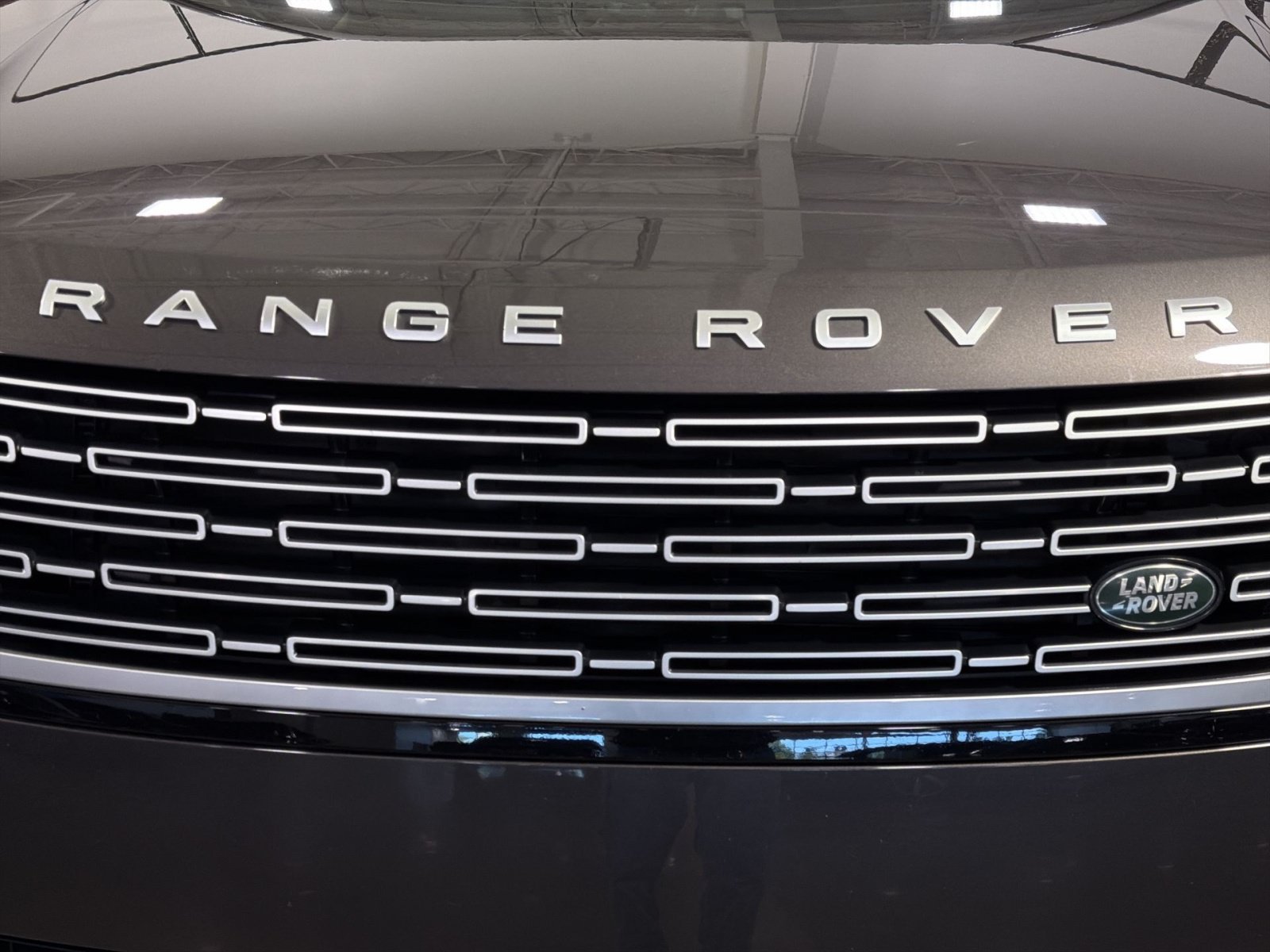 Used 2025 Land Rover Range Rover Long Wheelbase Autobiography AWD/4WD image 8