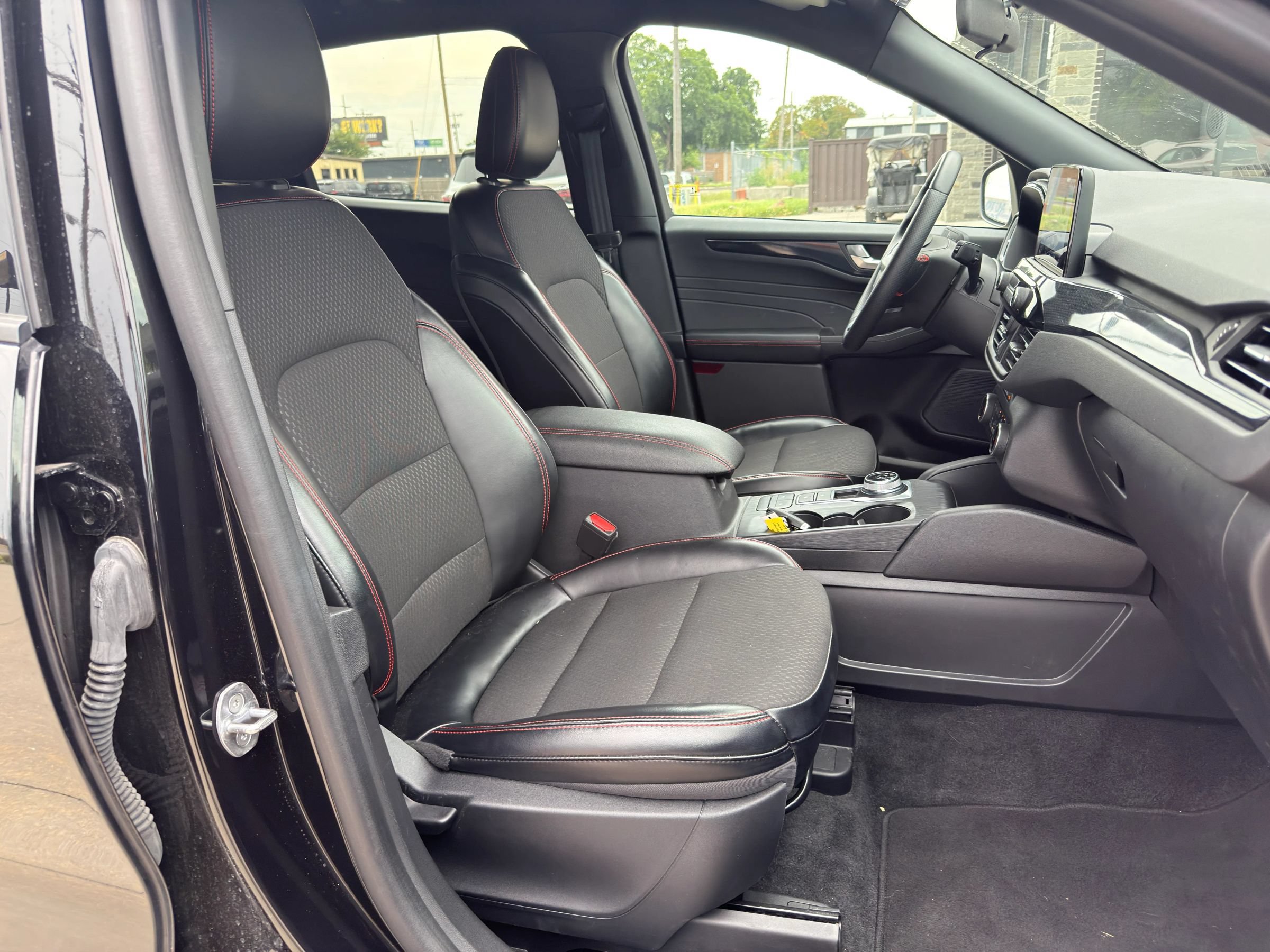 Used 2024 Ford Escape ST-Line AWD/4WD image 25