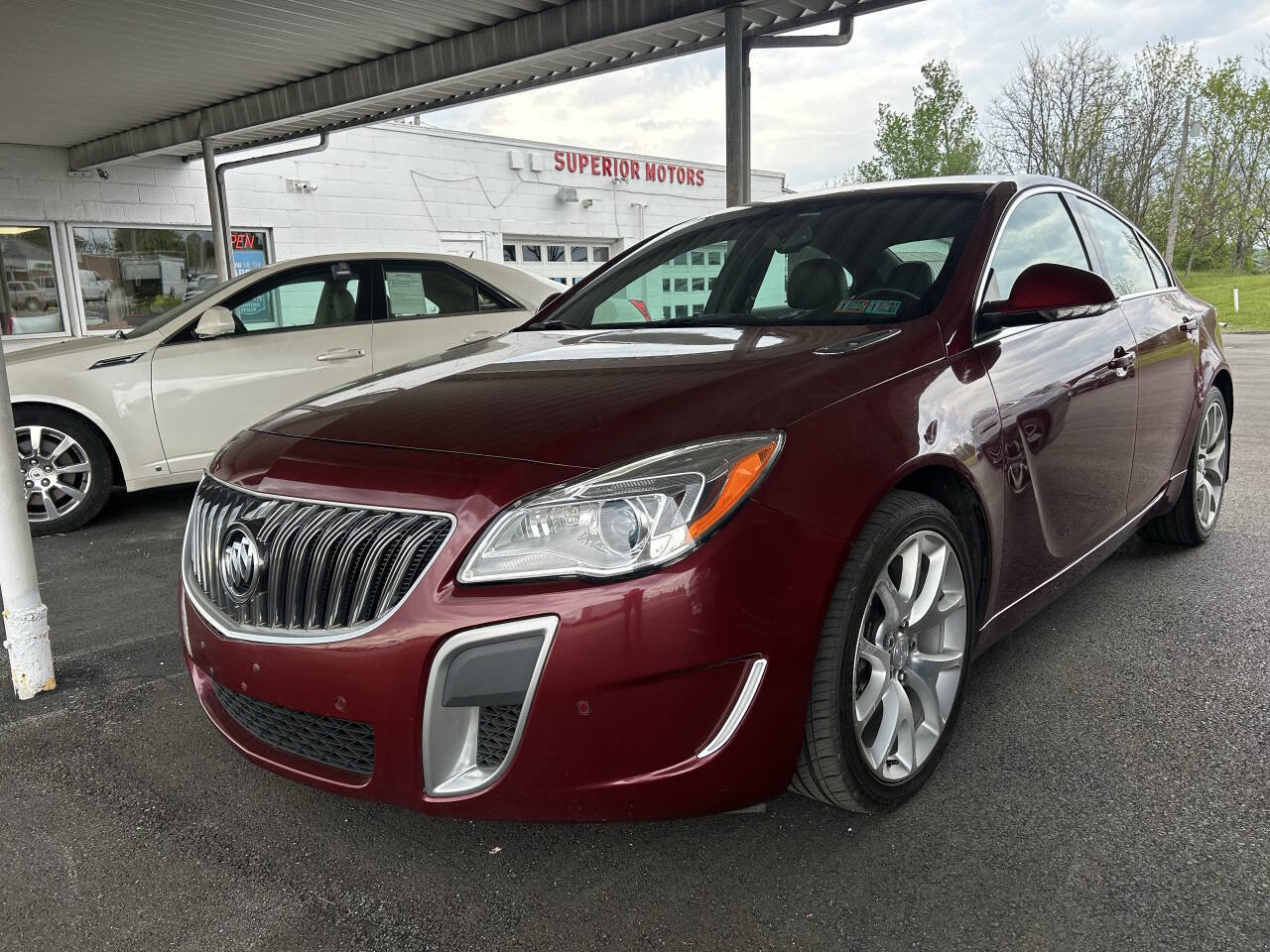 Used 2017 Buick Regal GS AWD/4WD image 2