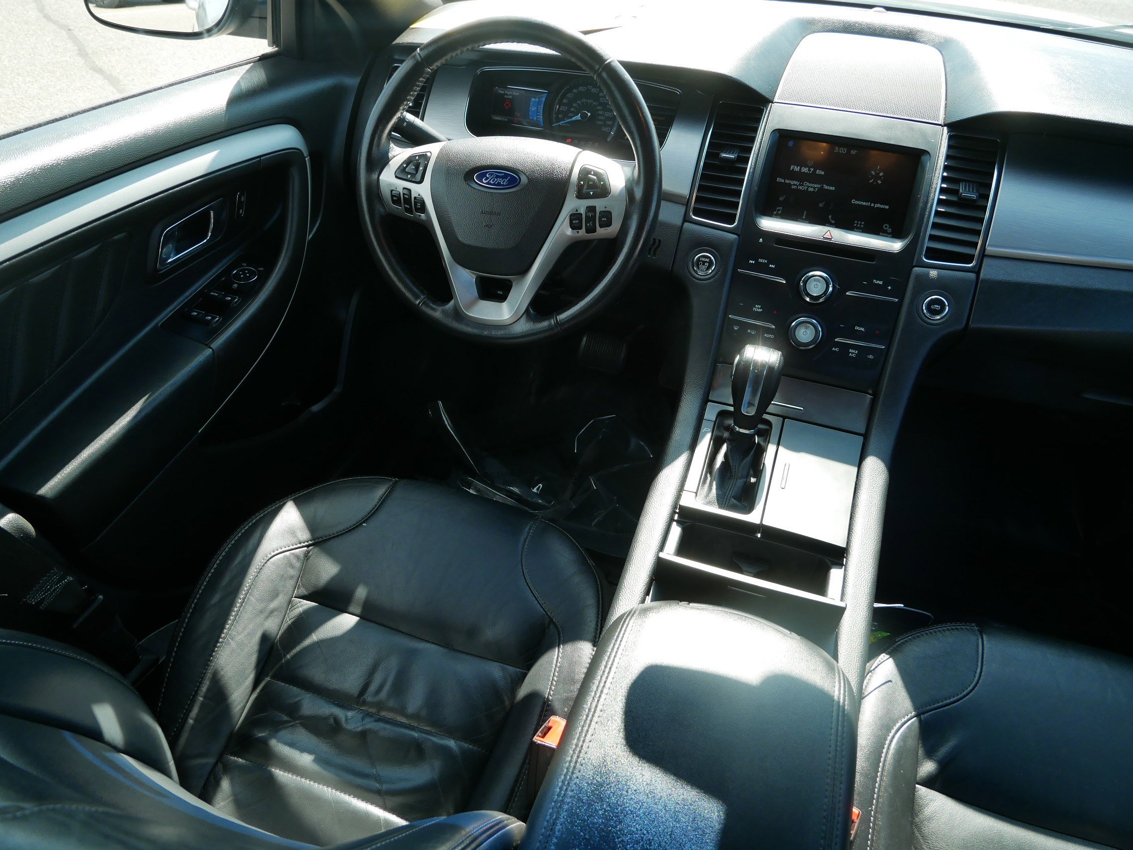 Used 2016 Ford Taurus SEL w/ Equipment Group 201A image 9