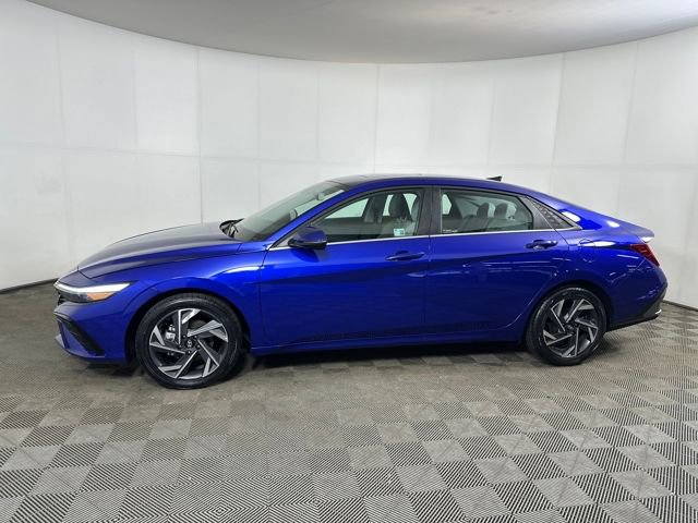 Certified 2025 Hyundai Elantra Limited image 34