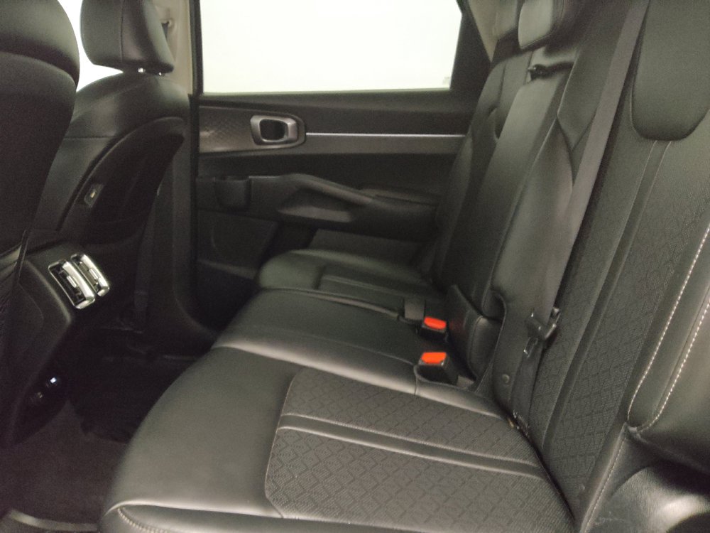 Used 2023 Kia Sorento S FWD image 18