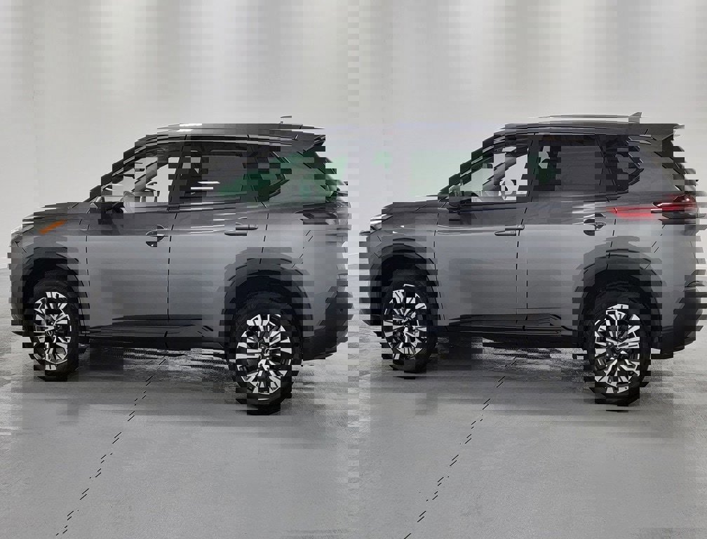 Used 2023 Nissan Rogue SV image 5
