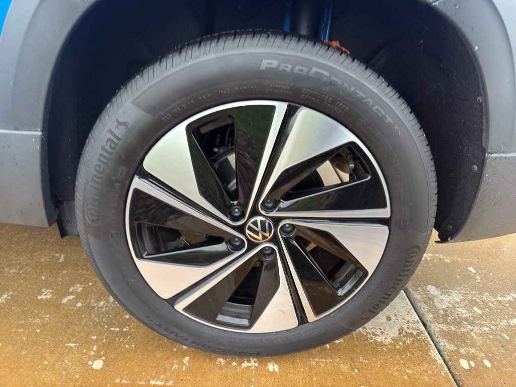 Used 2024 Volkswagen Taos SE w/ Panoramic Sunroof Package image 16