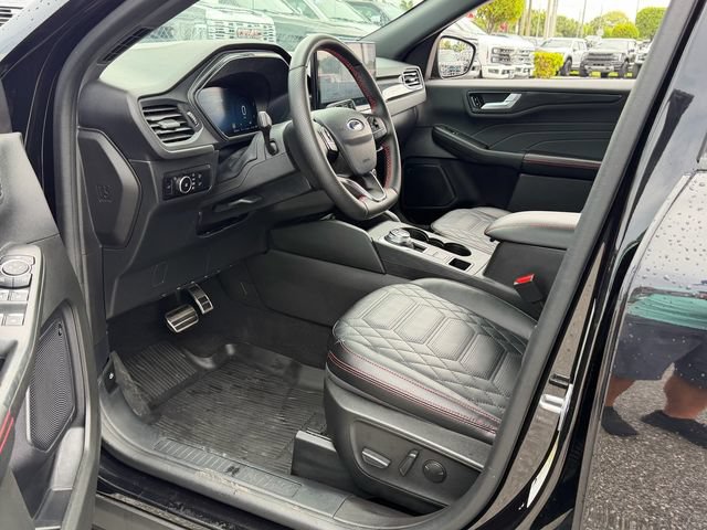 Used 2023 Ford Escape ST-Line Elite AWD/4WD image 7
