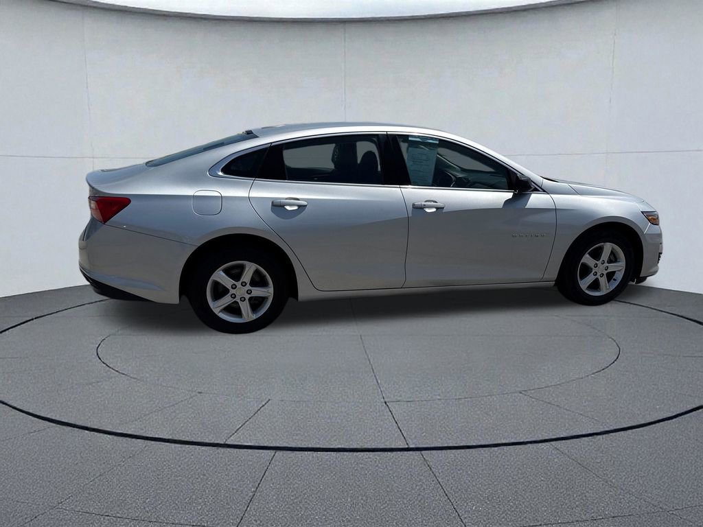 Used 2022 Chevrolet Malibu LS FWD image 4