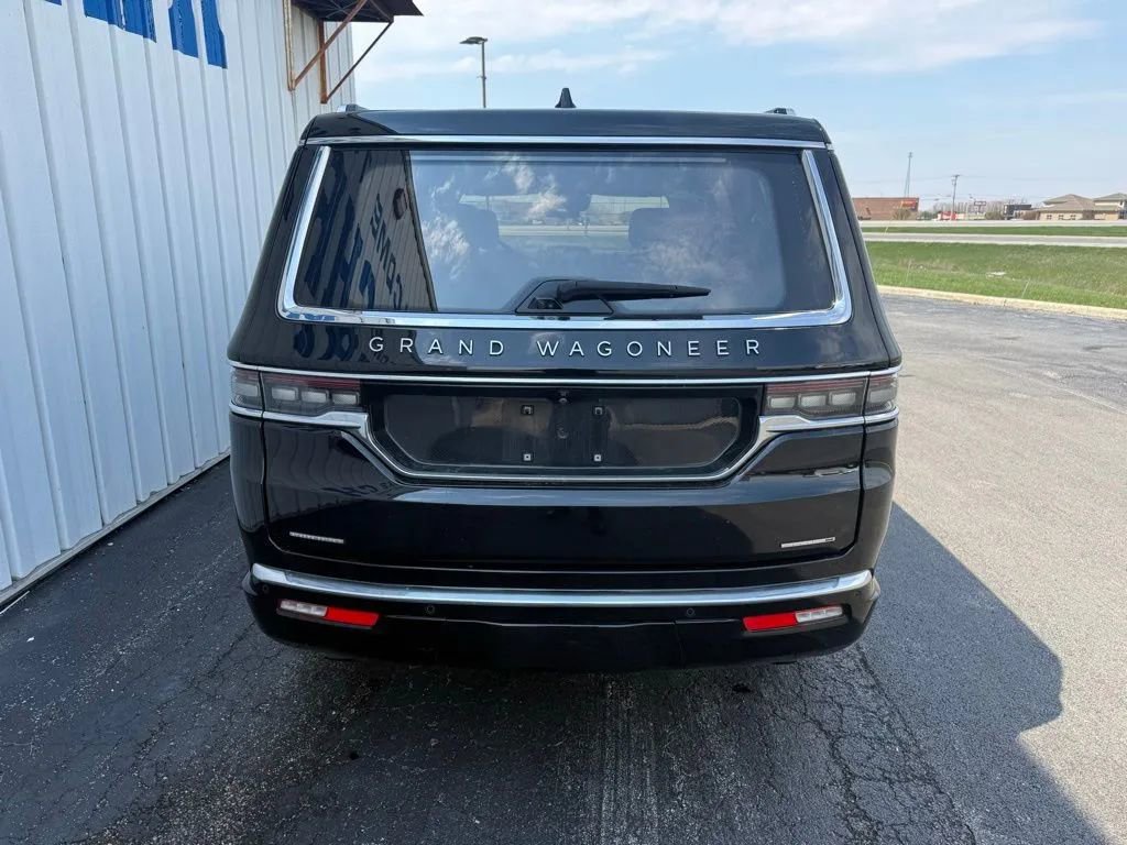Used 2023 Jeep Grand Wagoneer Series III AWD/4WD image 7
