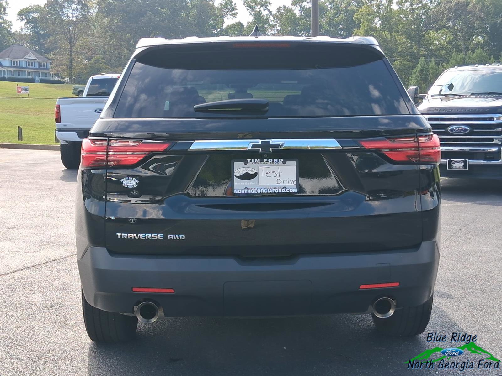 Used 2023 Chevrolet Traverse LS w/ Safety Package image 4