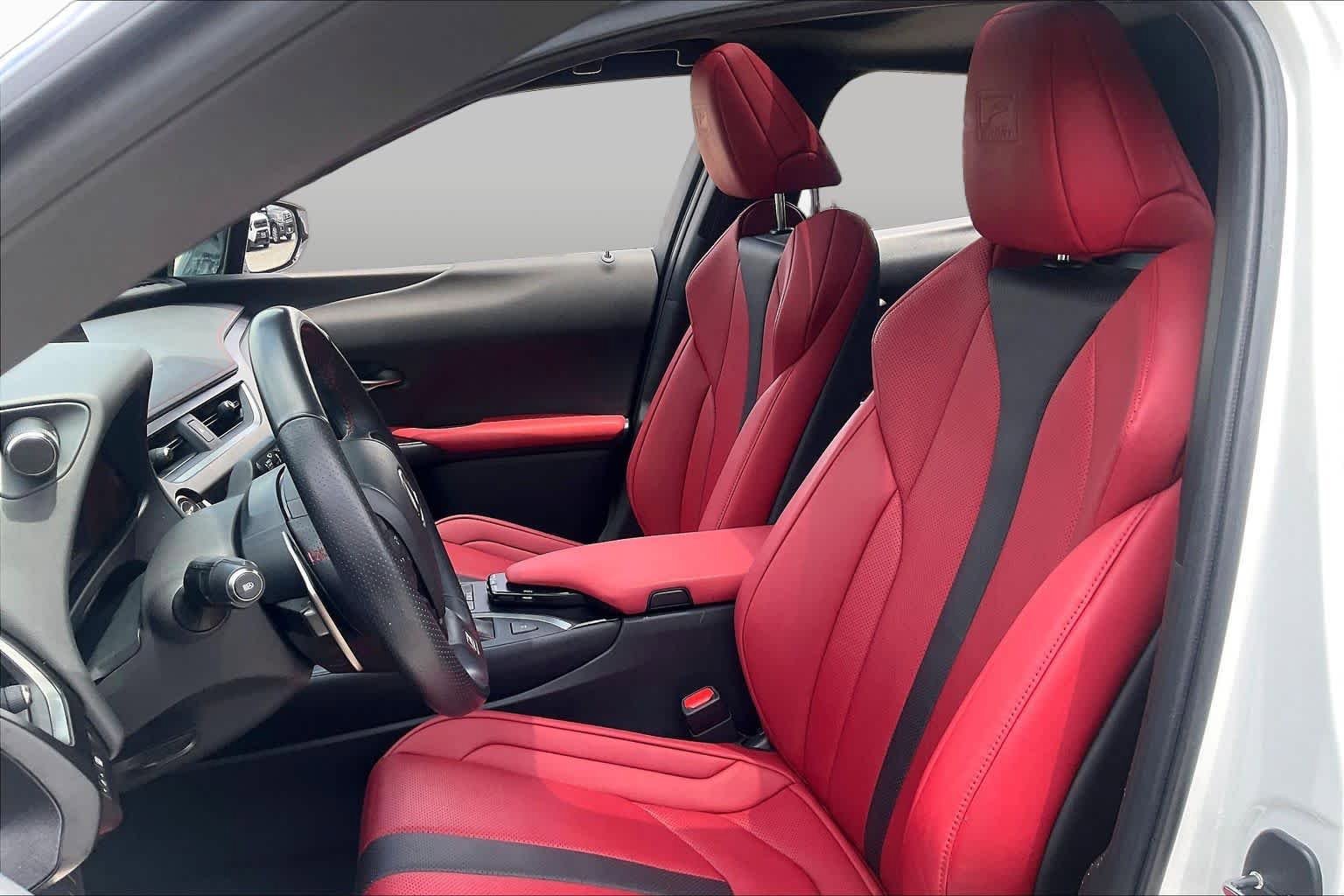 Used 2022 Lexus UX 200 F Sport w/ Accessory Package (Z2) FWD image 8