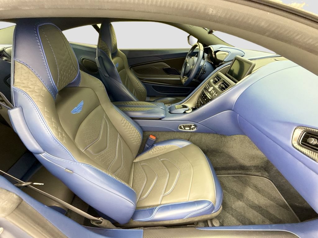 Used 2022 Aston Martin DBS Superleggera RWD image 19