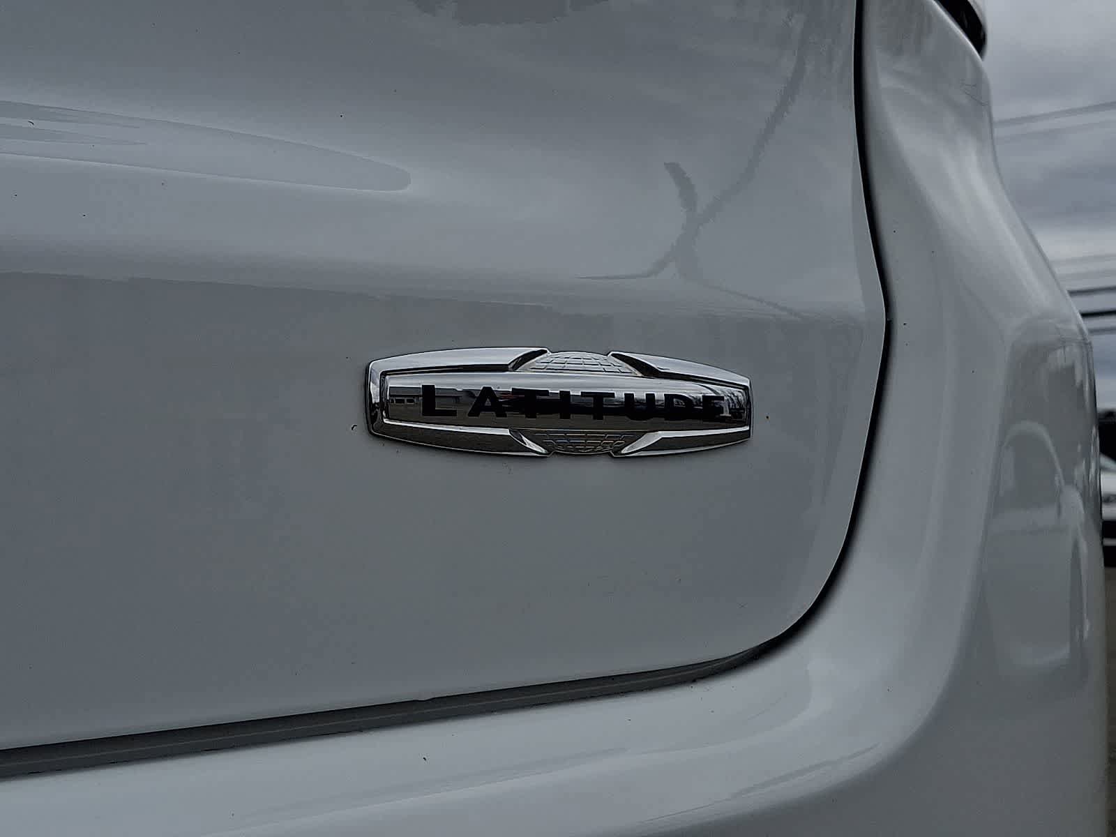 Used 2023 Jeep Compass Latitude image 31