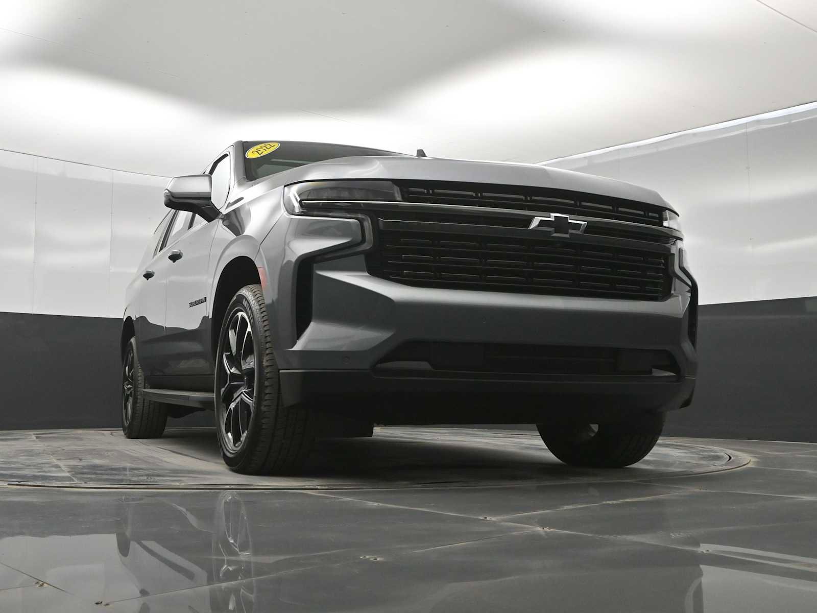 Used 2022 Chevrolet Suburban RST w/ Luxury Package AWD/4WD image 32