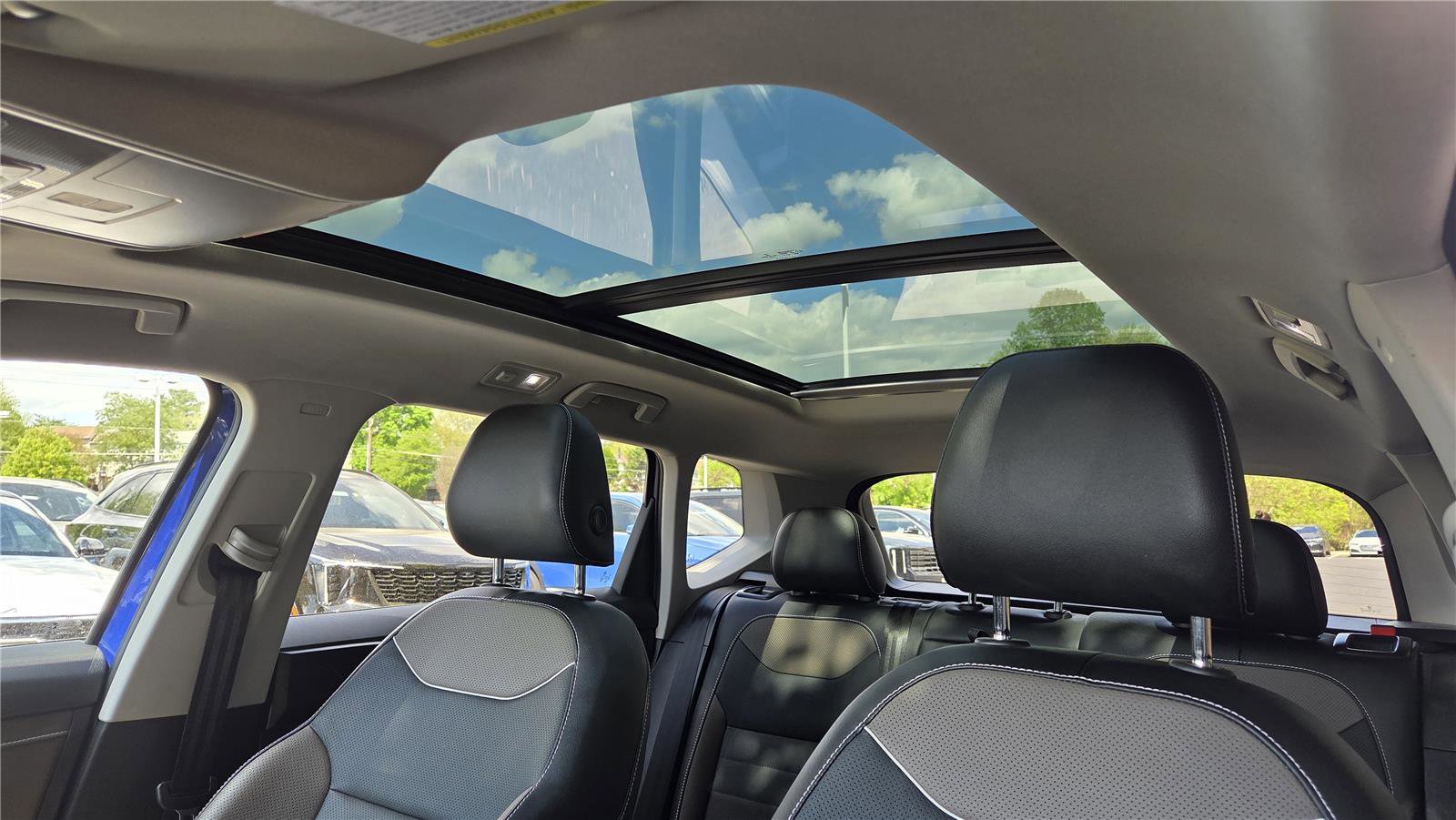 Certified 2023 Volkswagen Taos SEL AWD/4WD image 22