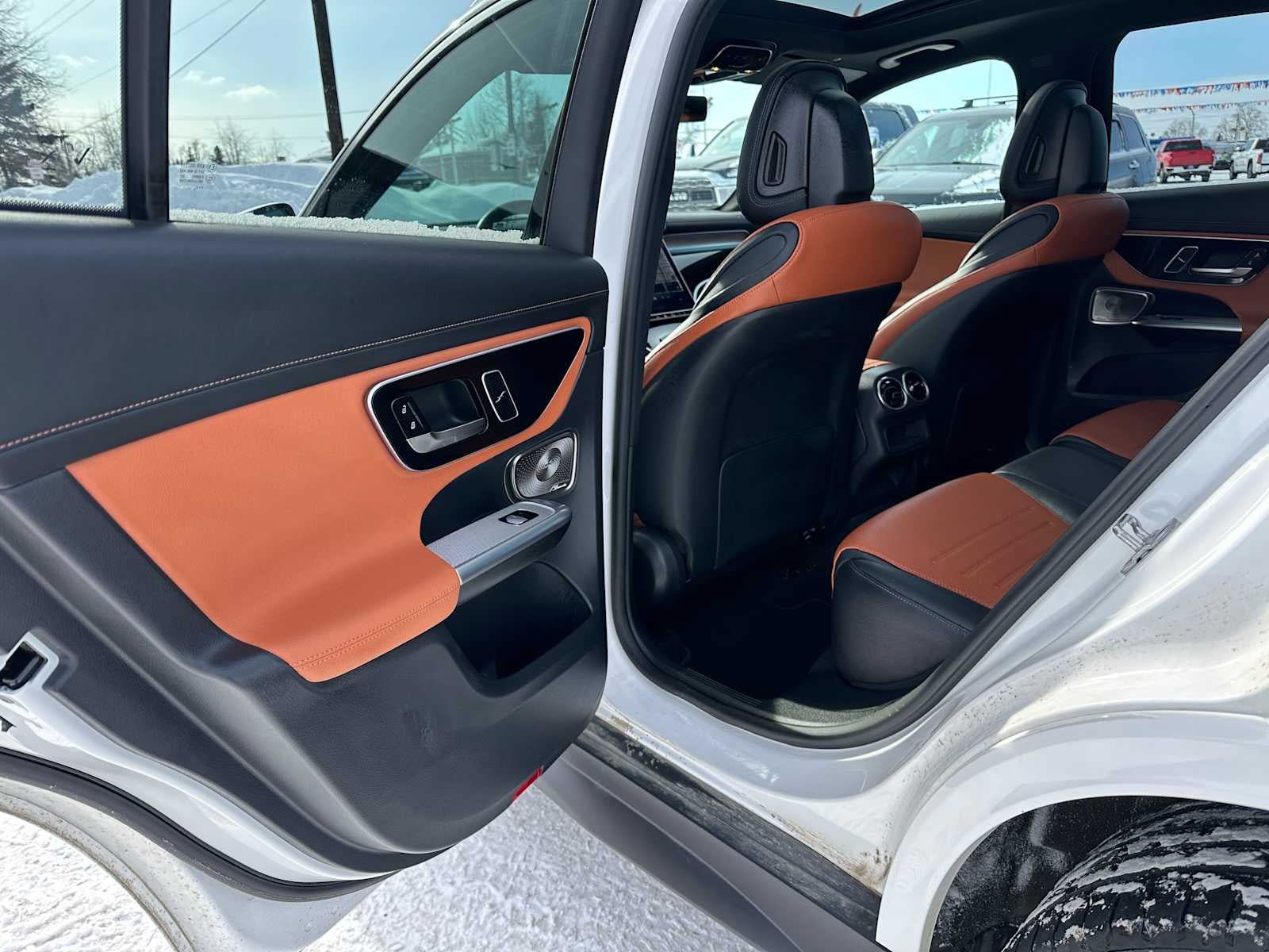 Used 2024 Mercedes-Benz GLC 300 4MATIC image 15