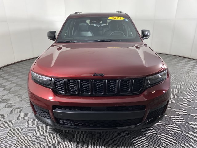 Used 2025 Jeep Grand Cherokee L Altitude AWD/4WD image 12