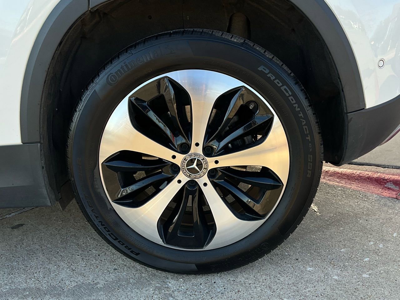 Used 2025 Mercedes-Benz GLA 250 4MATIC image 9