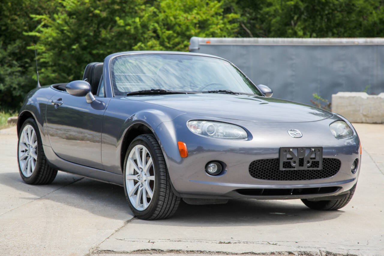 Used 2006 MAZDA MX-5 Miata Grand Touring w/ Premium Pkg RWD image 2