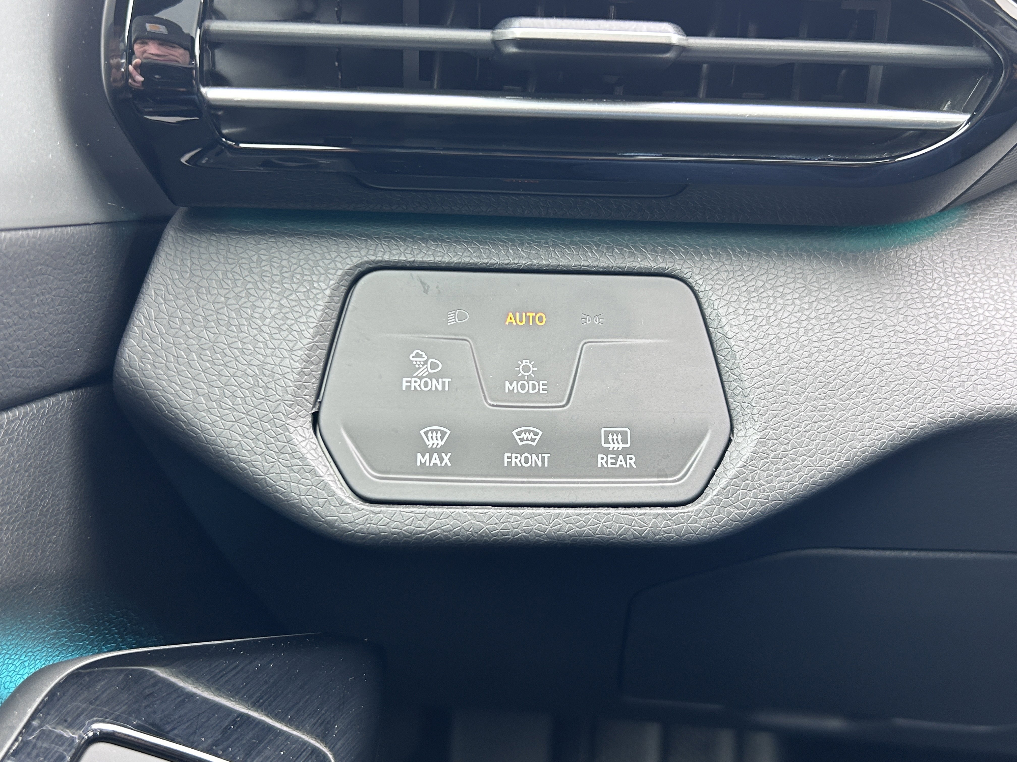 Used 2023 Volkswagen ID.4 Pro S Plus image 17