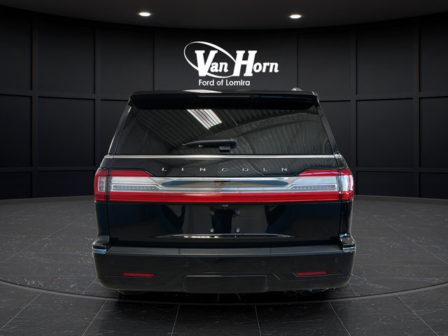 Used 2018 Lincoln Navigator Select AWD/4WD image 6
