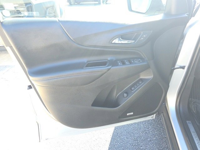 Used 2018 Chevrolet Equinox Premier image 11