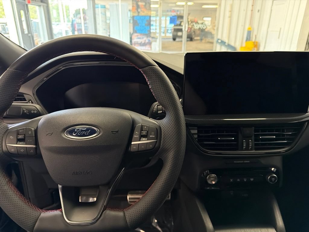 Used 2023 Ford Escape ST-Line w/ Tech Pack #1 AWD/4WD image 17