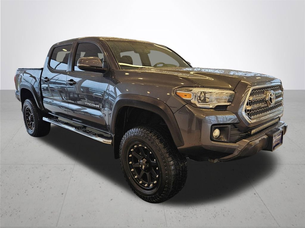 Used 2017 Toyota Tacoma TRD Off-Road w/ Tow Package (A/T) image 5