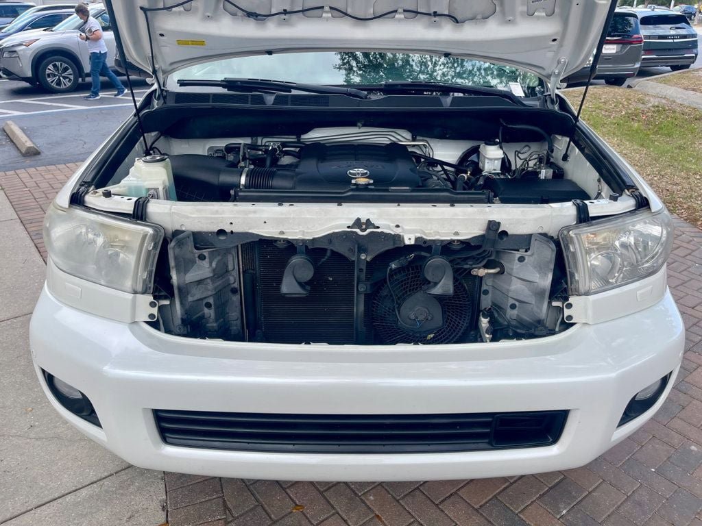 Used 2014 Toyota Sequoia Platinum RWD image 19