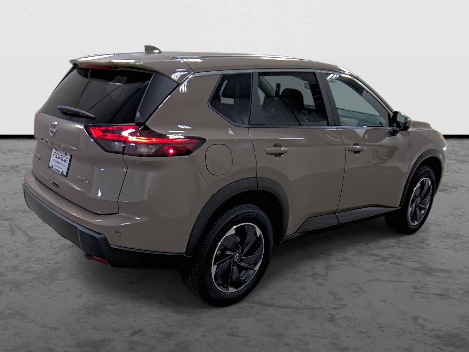 Used 2024 Nissan Rogue SV AWD/4WD image 4
