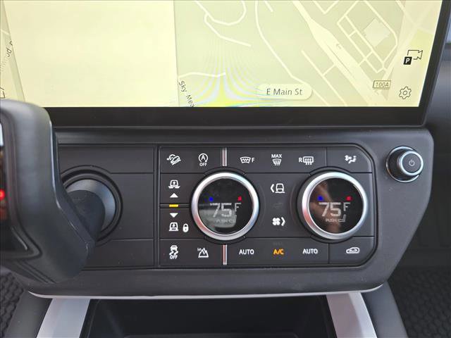 New 2026 Land Rover Defender 110 X-Dynamic SE image 18