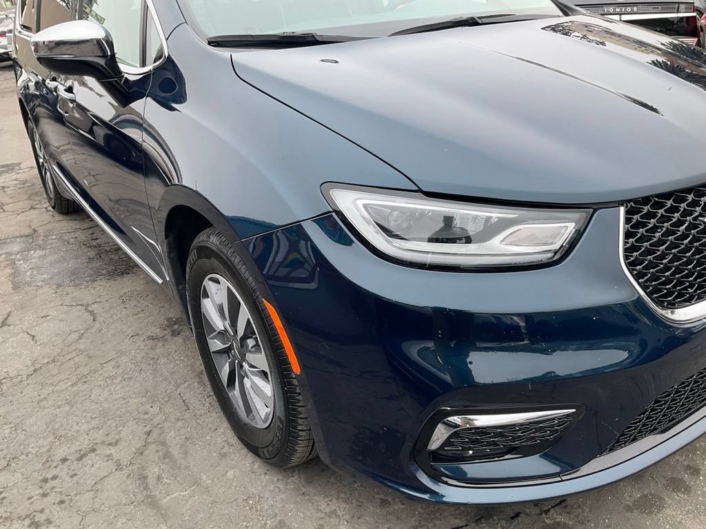 Used 2023 Chrysler Pacifica Limited FWD image 77