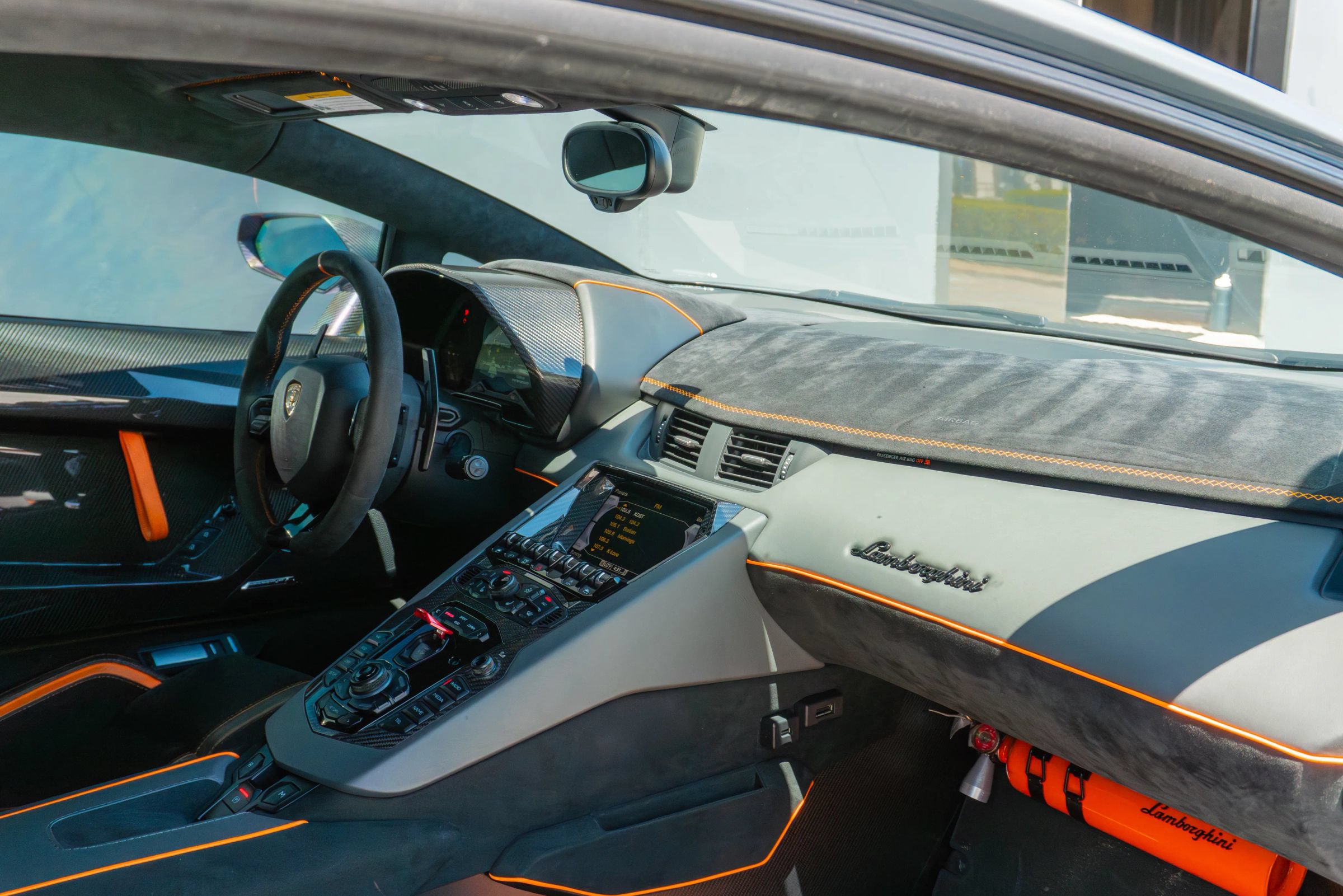 Used 2019 Lamborghini Aventador SVJ AWD/4WD image 14
