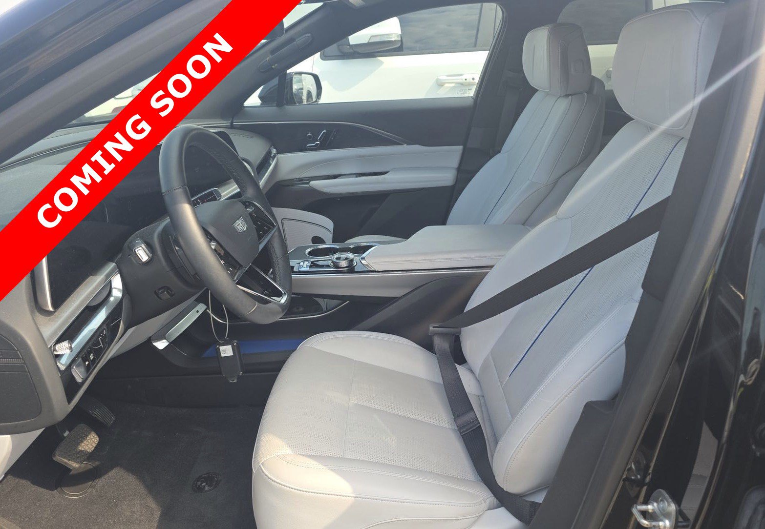 Used 2024 Cadillac Lyriq Luxury w/ LPO, Floor Liner Package AWD/4WD image 6