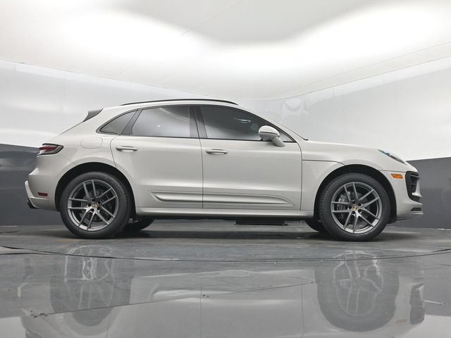 Used 2024 Porsche Macan AWD/4WD image 16