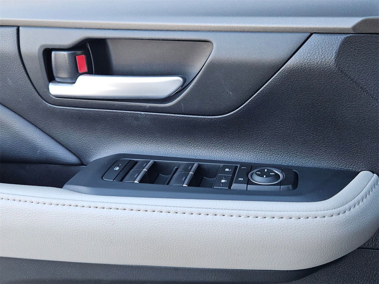 Used 2024 Toyota Grand Highlander XLE image 8