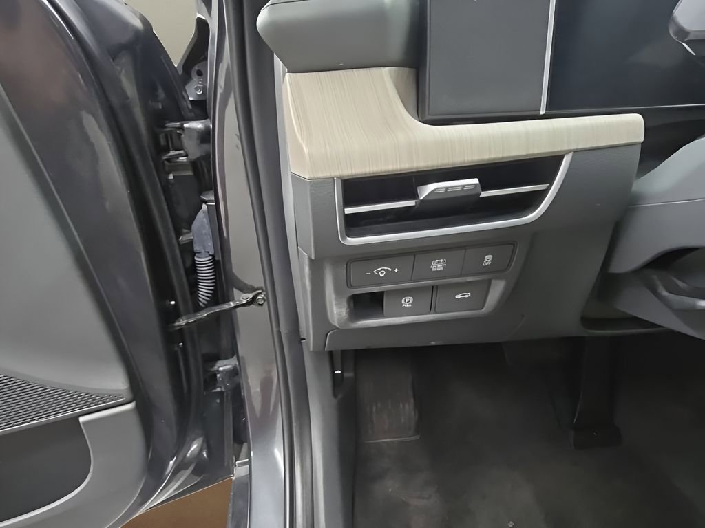 Used 2025 Hyundai Sonata SEL FWD image 11