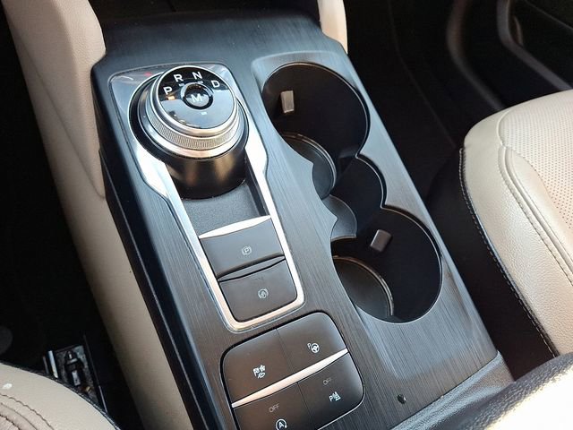 Used 2020 Ford Escape Titanium image 17