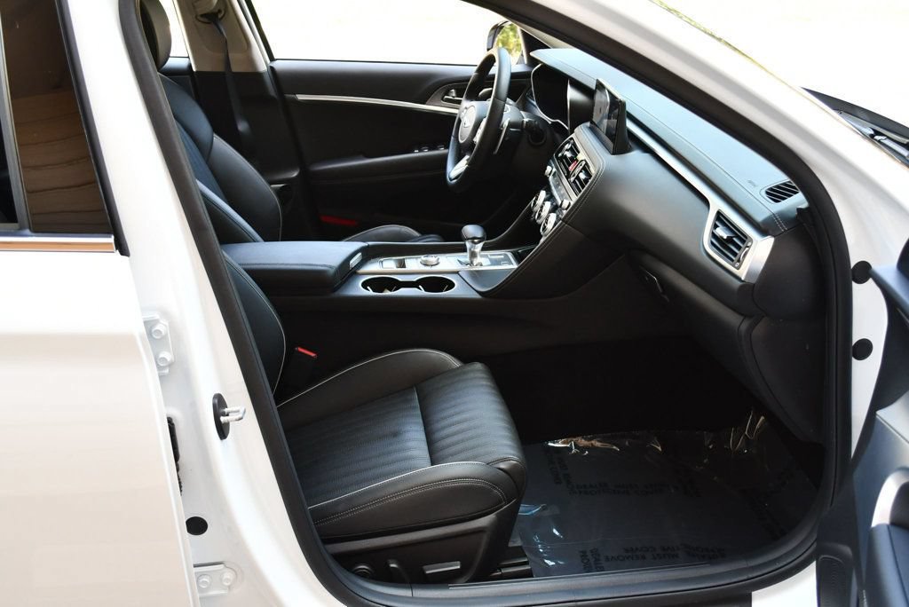 Used 2023 Genesis G70 3.3T RWD image 36