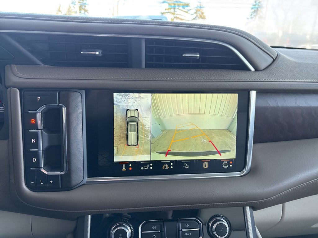 Used 2023 GMC Yukon XL Denali w/ Advanced Technology Package image 17