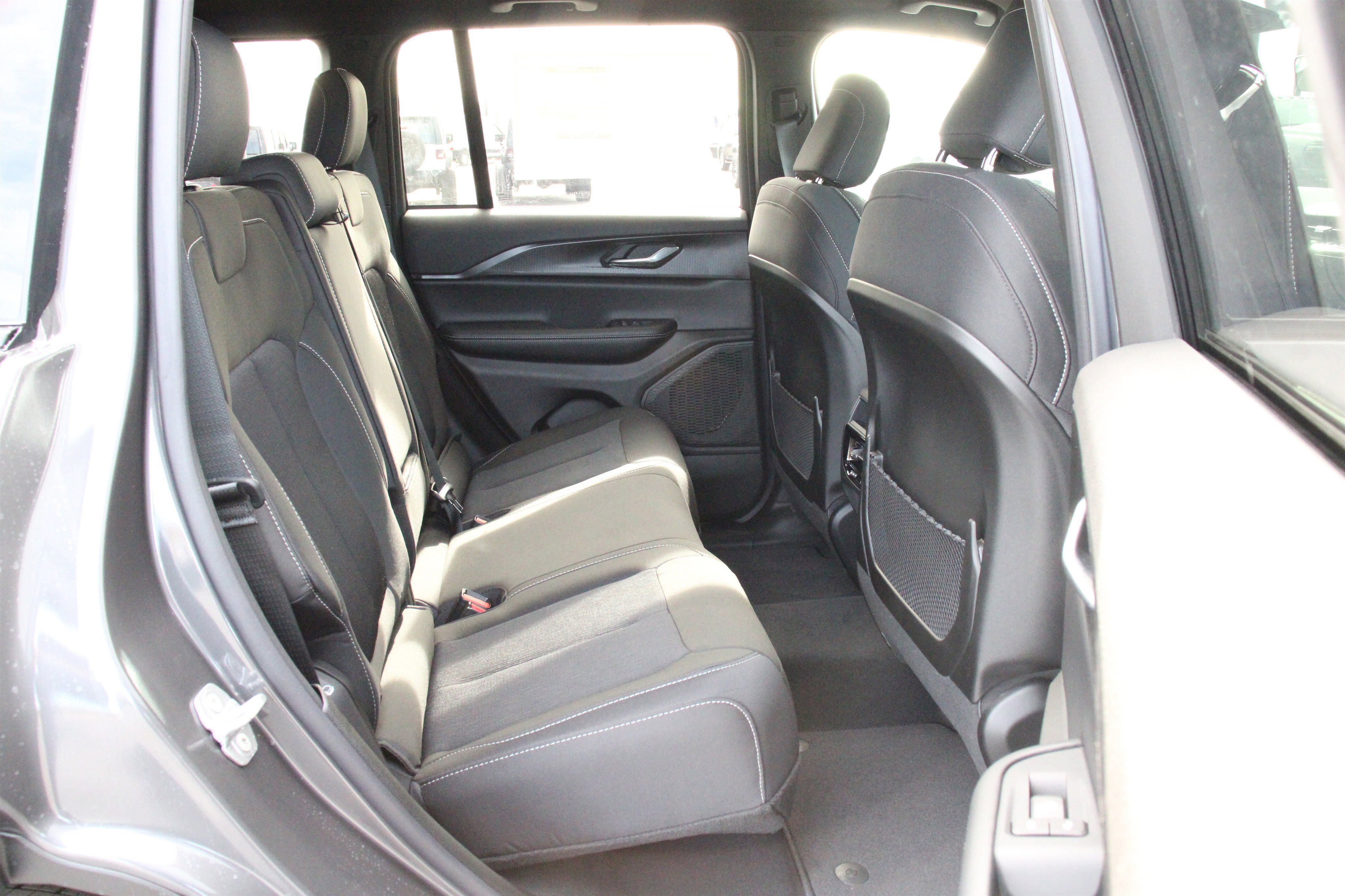 New 2026 Jeep Grand Cherokee Laredo image 25