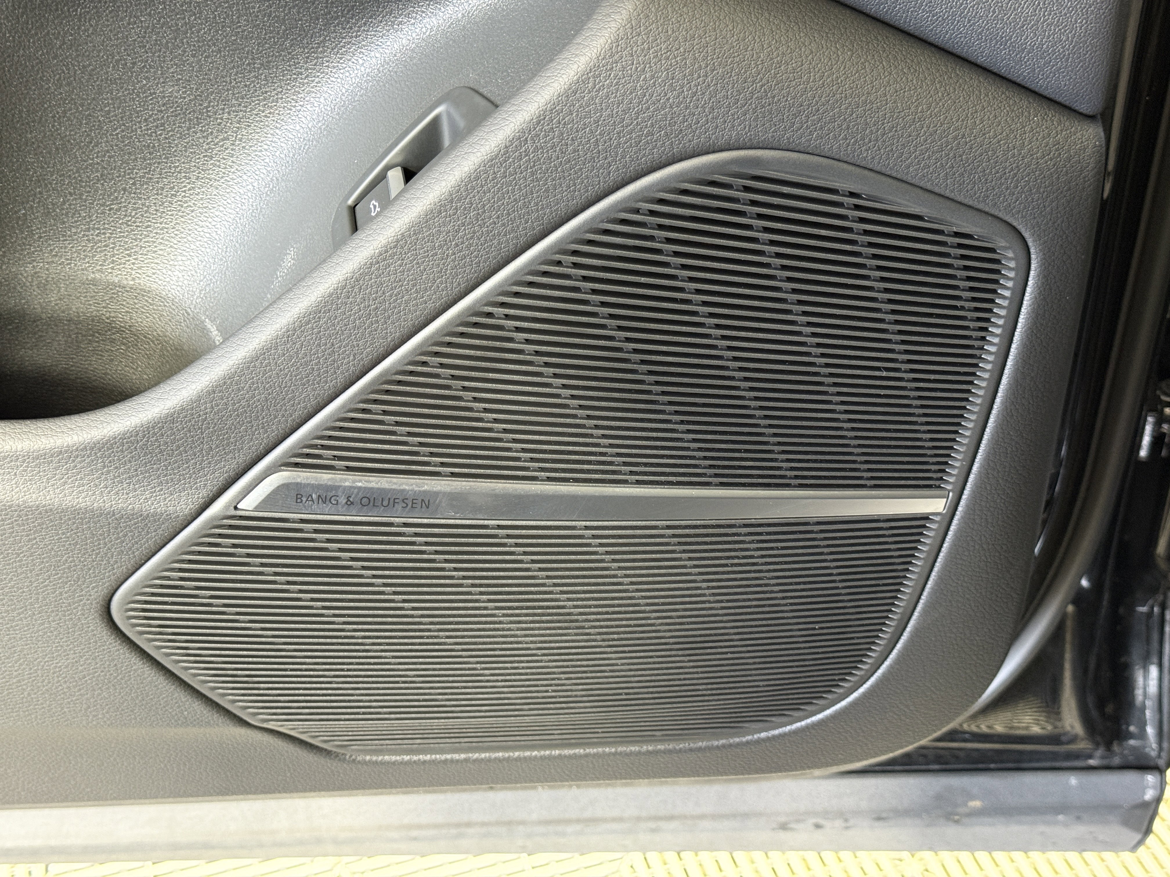 Used 2023 Audi Q8 Premium Plus image 17