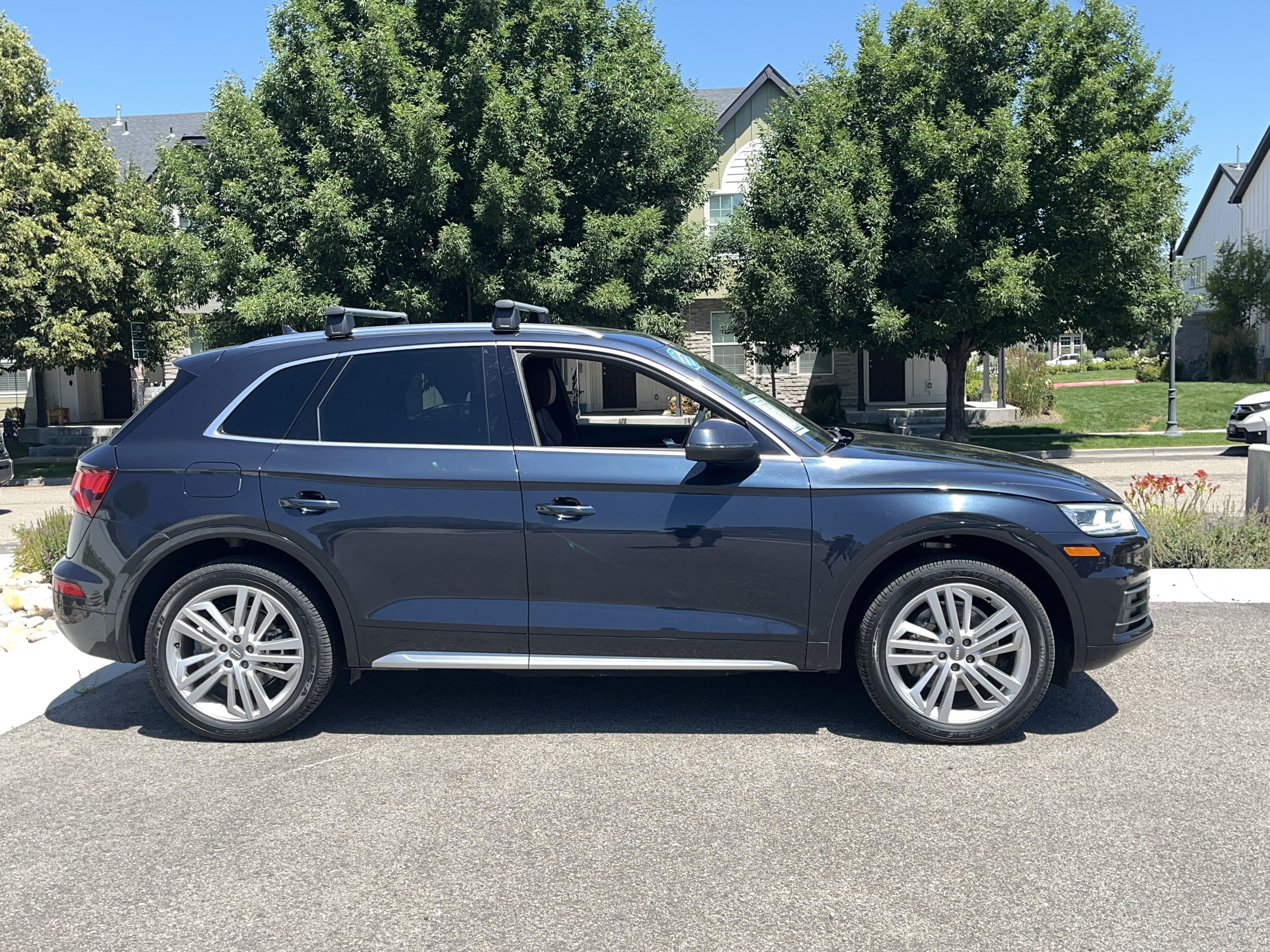Used 2020 Audi Q5 2.0T Premium Plus w/ Premium Plus Package AWD/4WD image 7