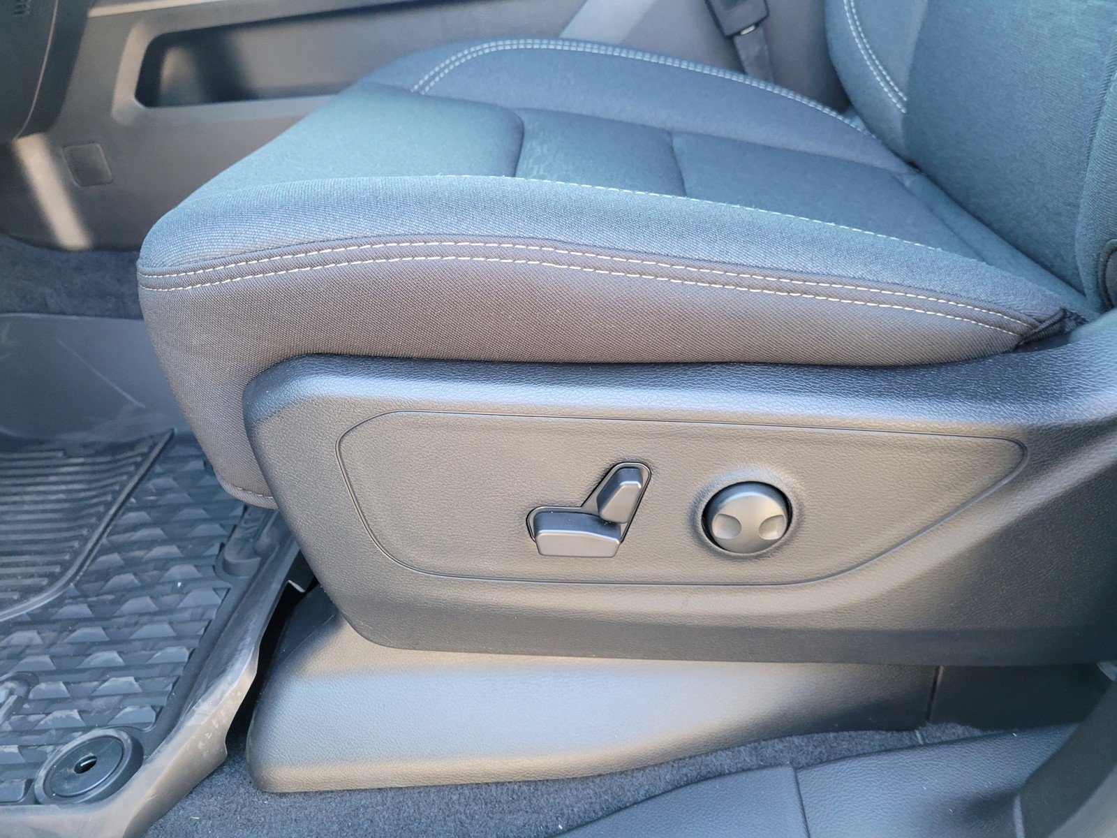 New 2025 RAM 1500 Big Horn AWD/4WD image 15