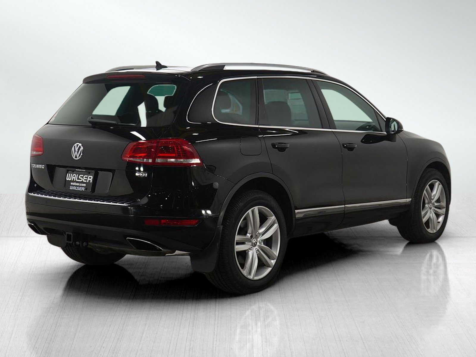 Used 2014 Volkswagen Touareg TDI image 6