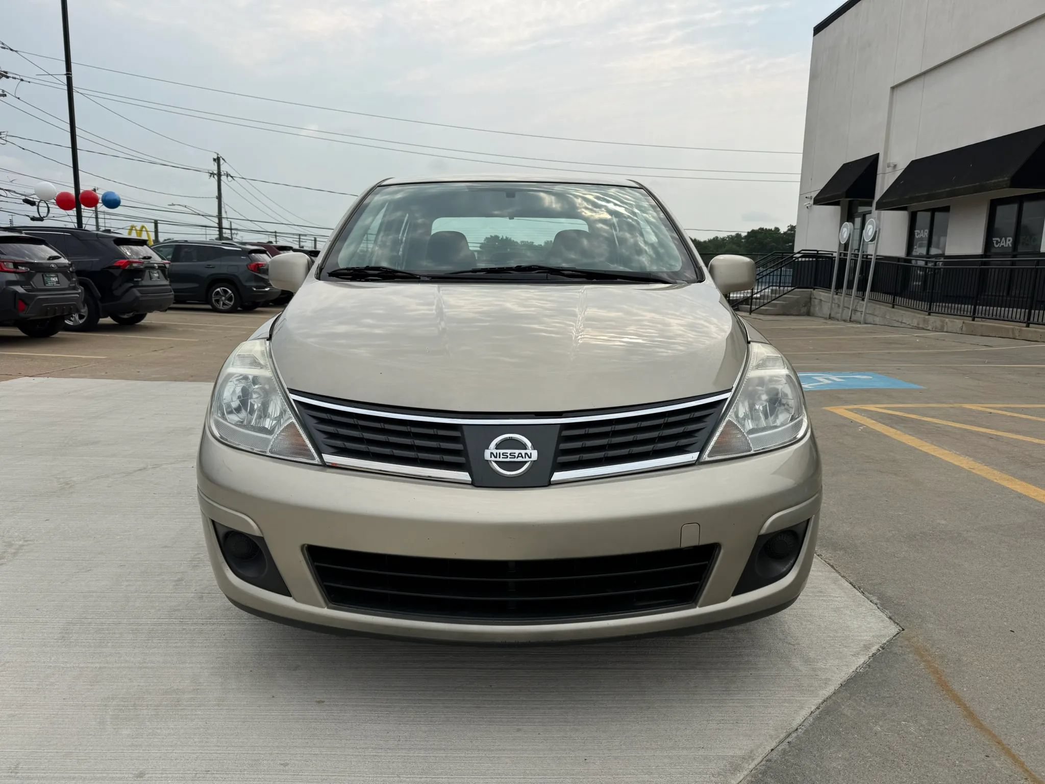 Used 2009 Nissan Versa Sedan w/ Convenience Pkg FWD image 2