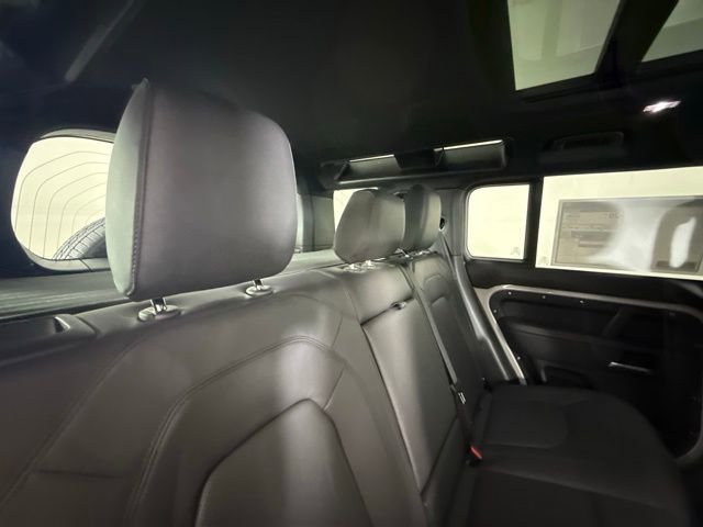 New 2026 Land Rover Defender 110 X-Dynamic SE AWD/4WD image 30