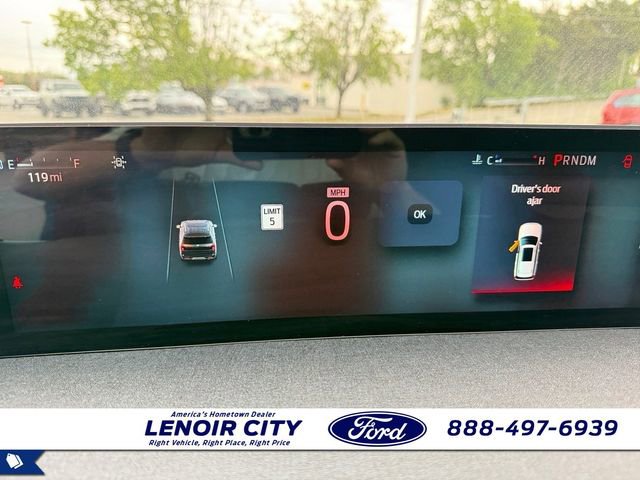 Used 2025 Ford Expedition Active RWD image 22