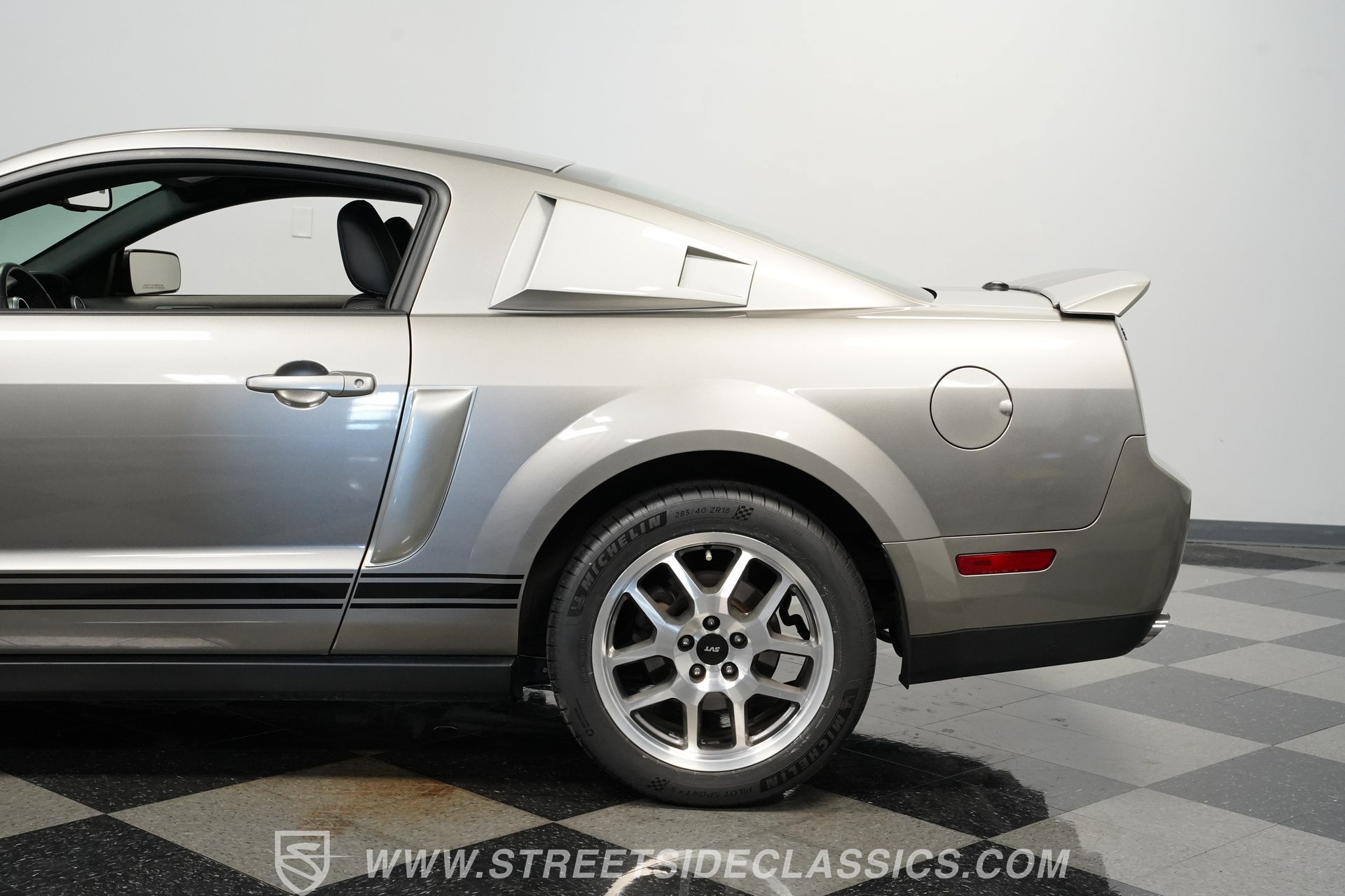 Used 2009 Ford Mustang Shelby GT500 RWD image 25