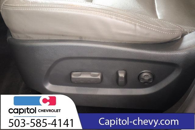 Used 2016 Hyundai Santa Fe Limited w/ Option Group 04 AWD/4WD image 16