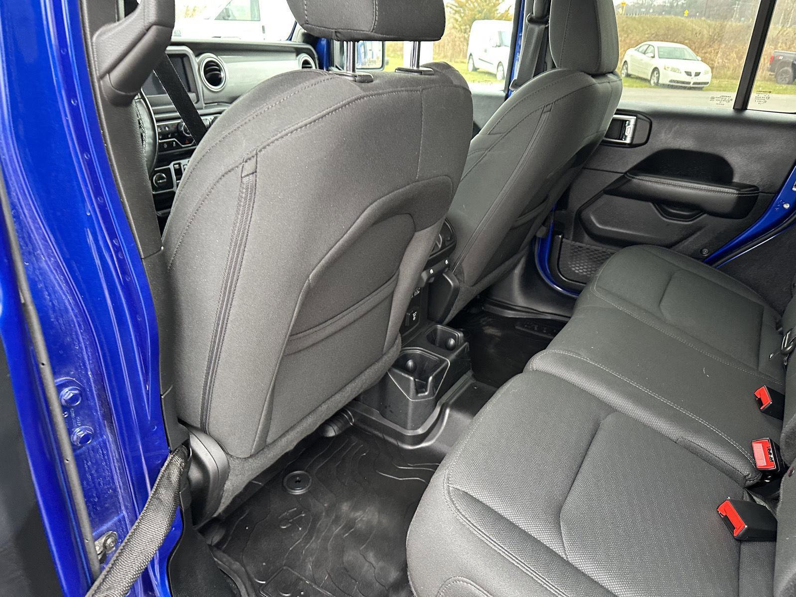 Used 2018 Jeep Wrangler Unlimited Sahara w/ Cold Weather Group image 14